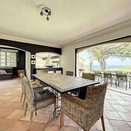 - Avec Vue Exceptionnelle Villa